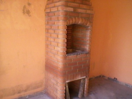 Churrasqueira 0,82 cm x 0,60 cm tijolo Vermelho